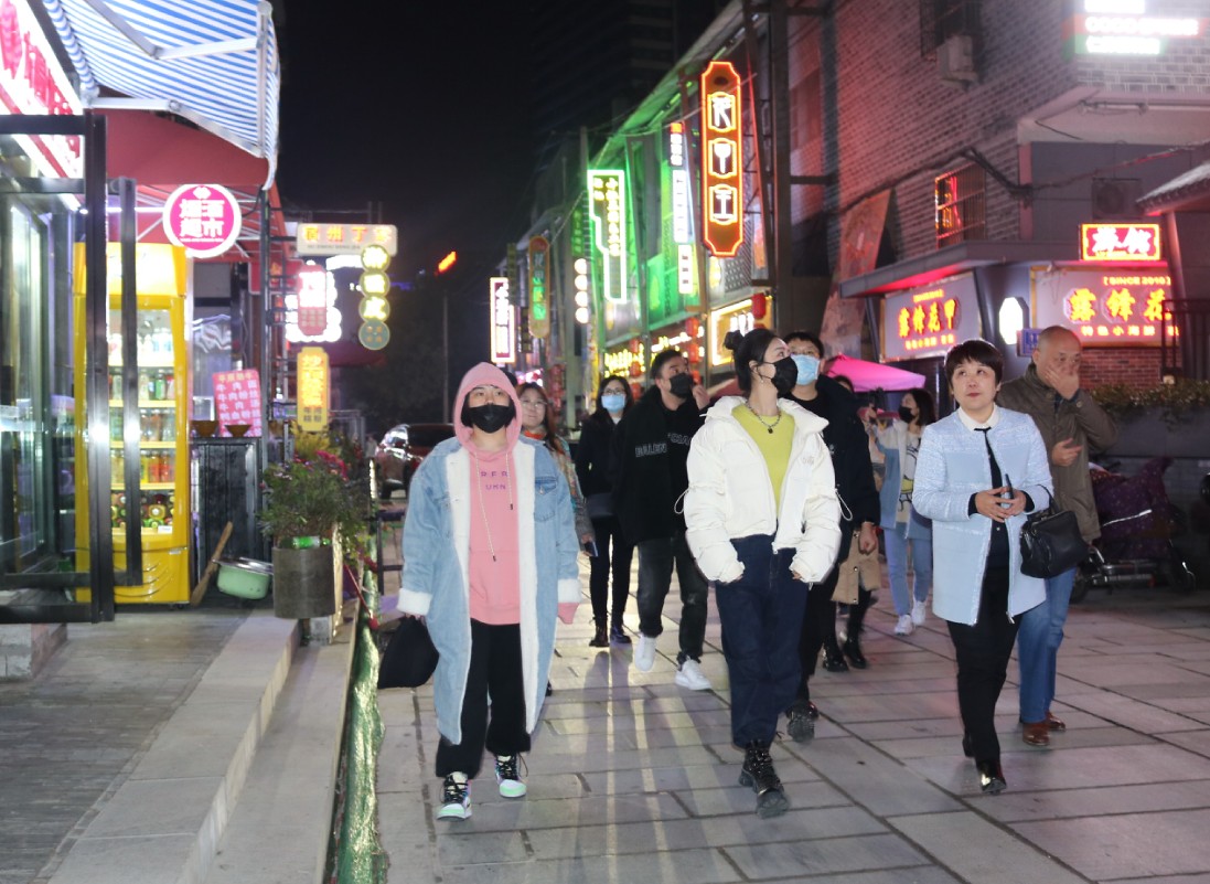 知名电商主播薇娅赴淮河路步行街考察天街、撮造山巷等集团项目