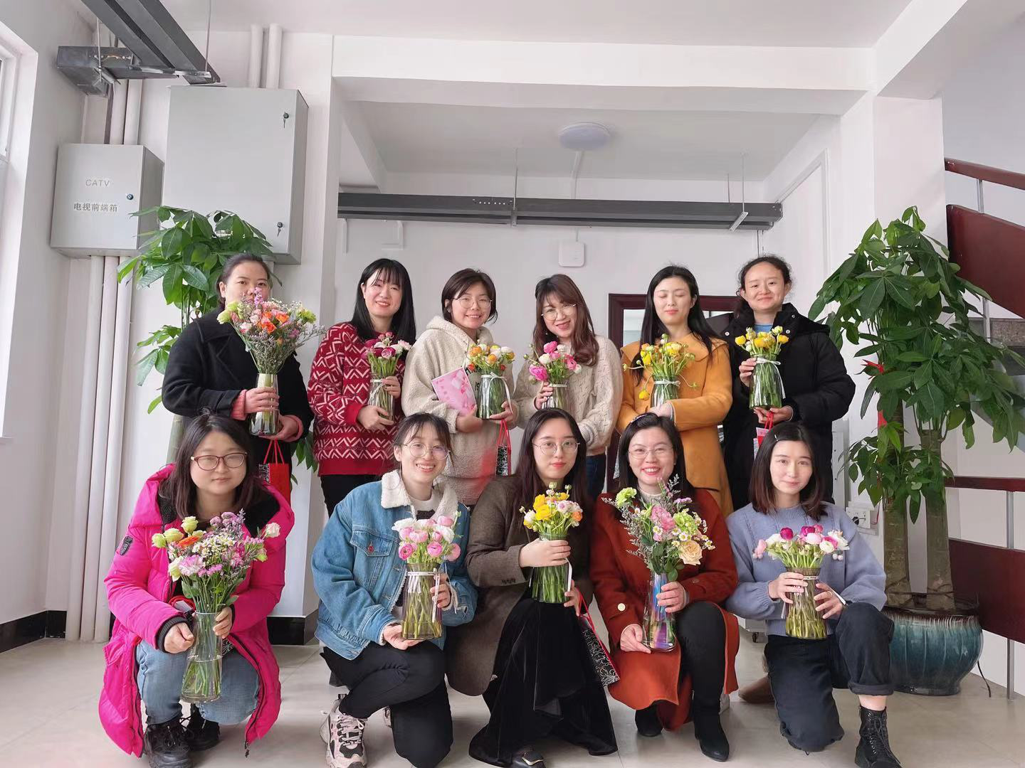 “愿你一路繁花、一路优雅”——集团开展欢庆妇女节主题活动