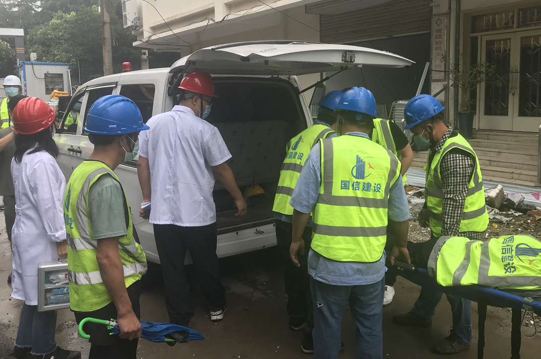 生命重于泰山 ——集团举行防外架坍塌应急演练