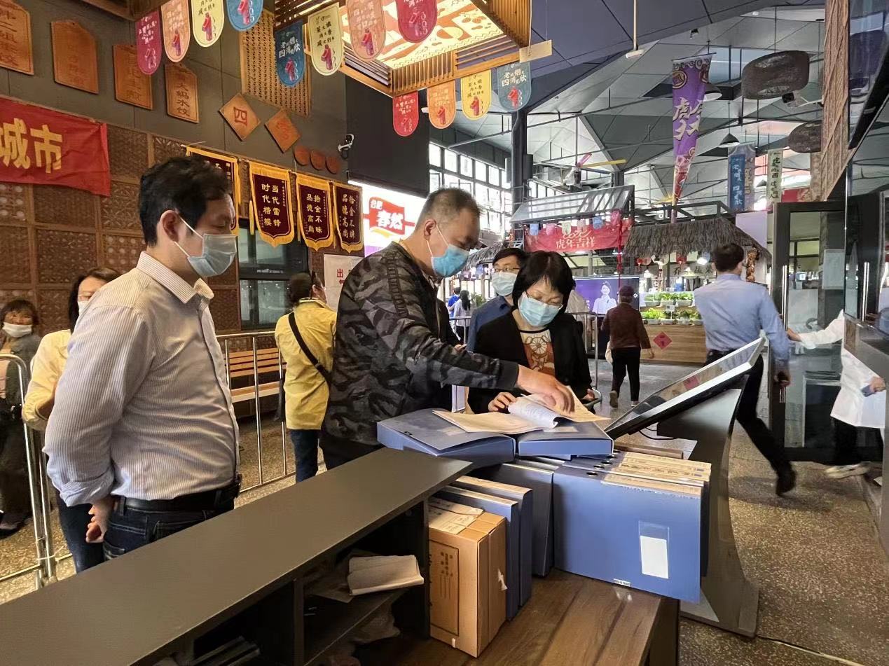 康震纪带队督导检查四湾菜市助力创建国家食品安全示范城市工作