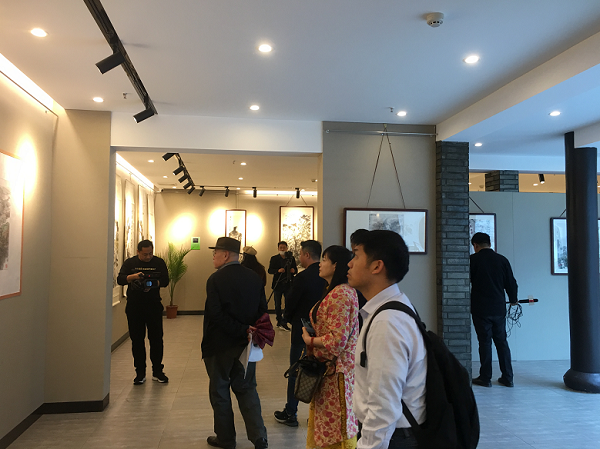 安徽省中国画学会主席团成员作品展在庐州府城隍庙开展