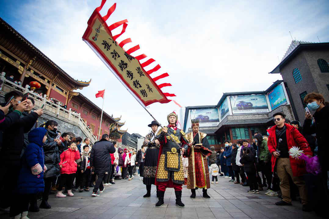汉风国韵巡游，在淮河路步行街邂逅古风丽人