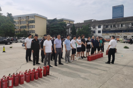 城新物业公司开展“人人讲安全 个个会应急”主题消防演练
