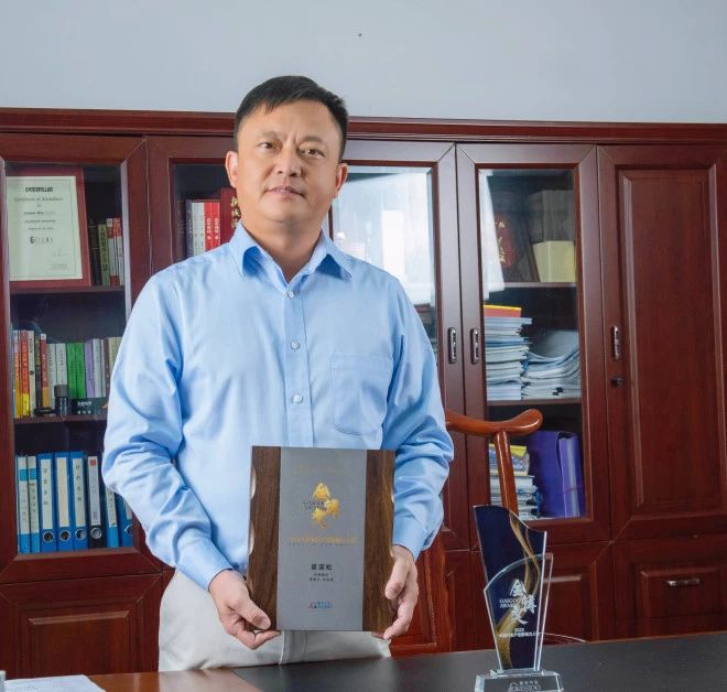 夏迎松董事长荣获中国汽车产业影响力人物，中鼎股份荣获2023金辑奖新供应链百强